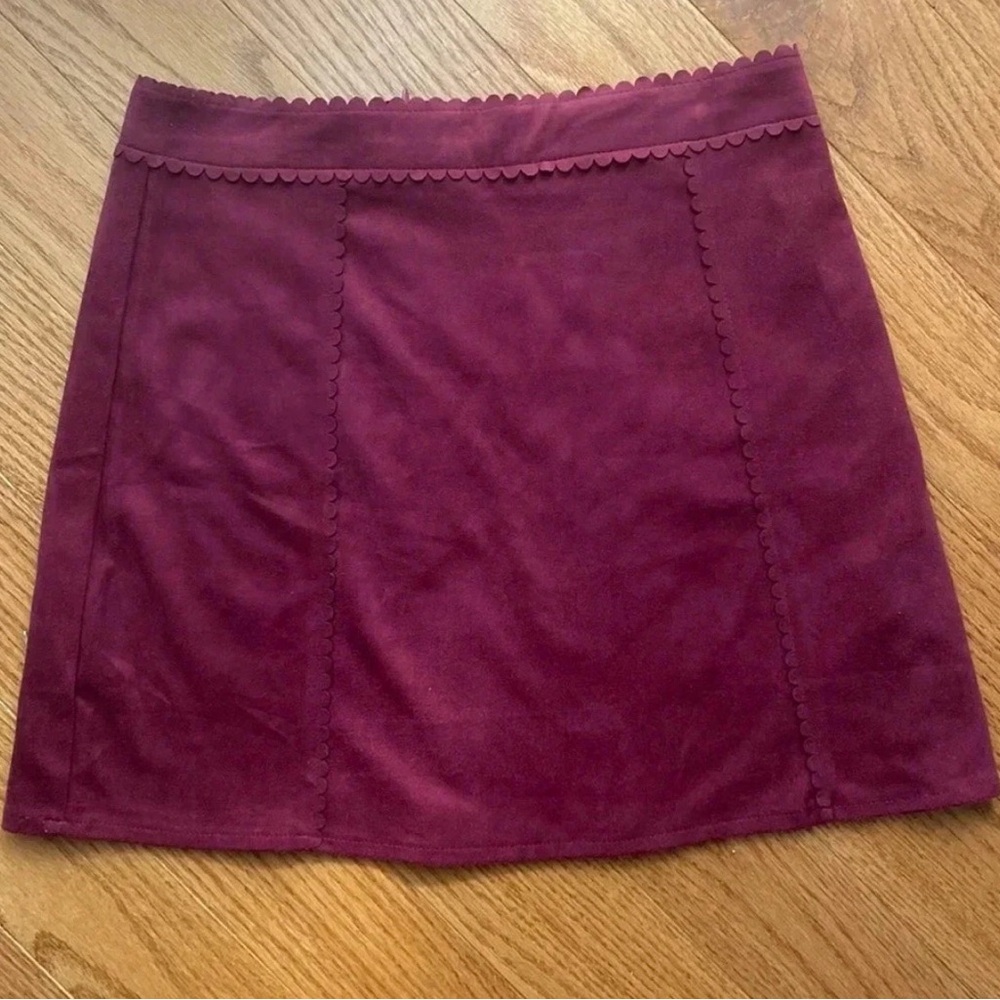mi ami Burgundy Scallop Suede Mini Skirt Size Small